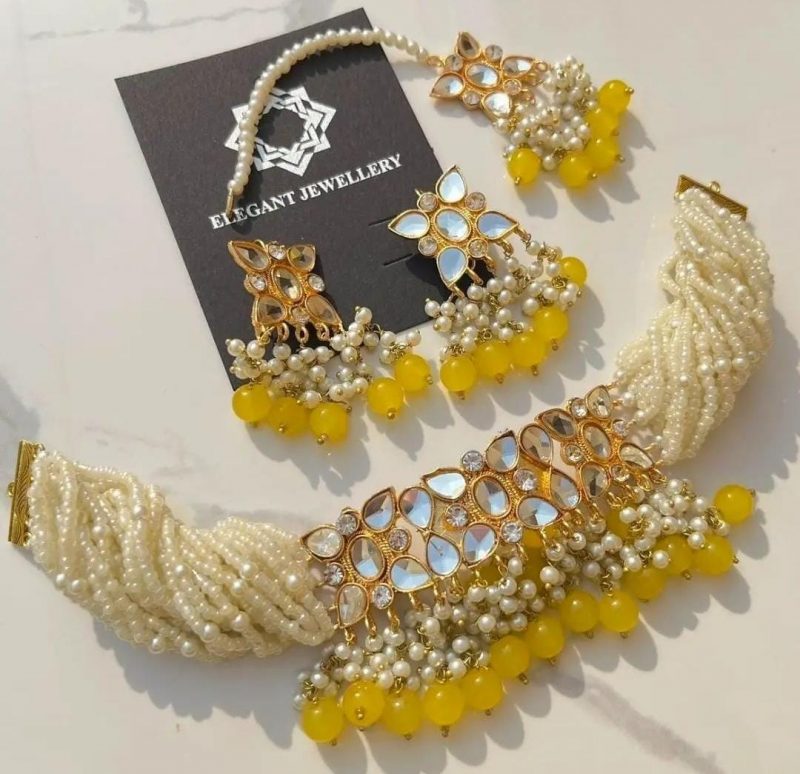 Minal choker set