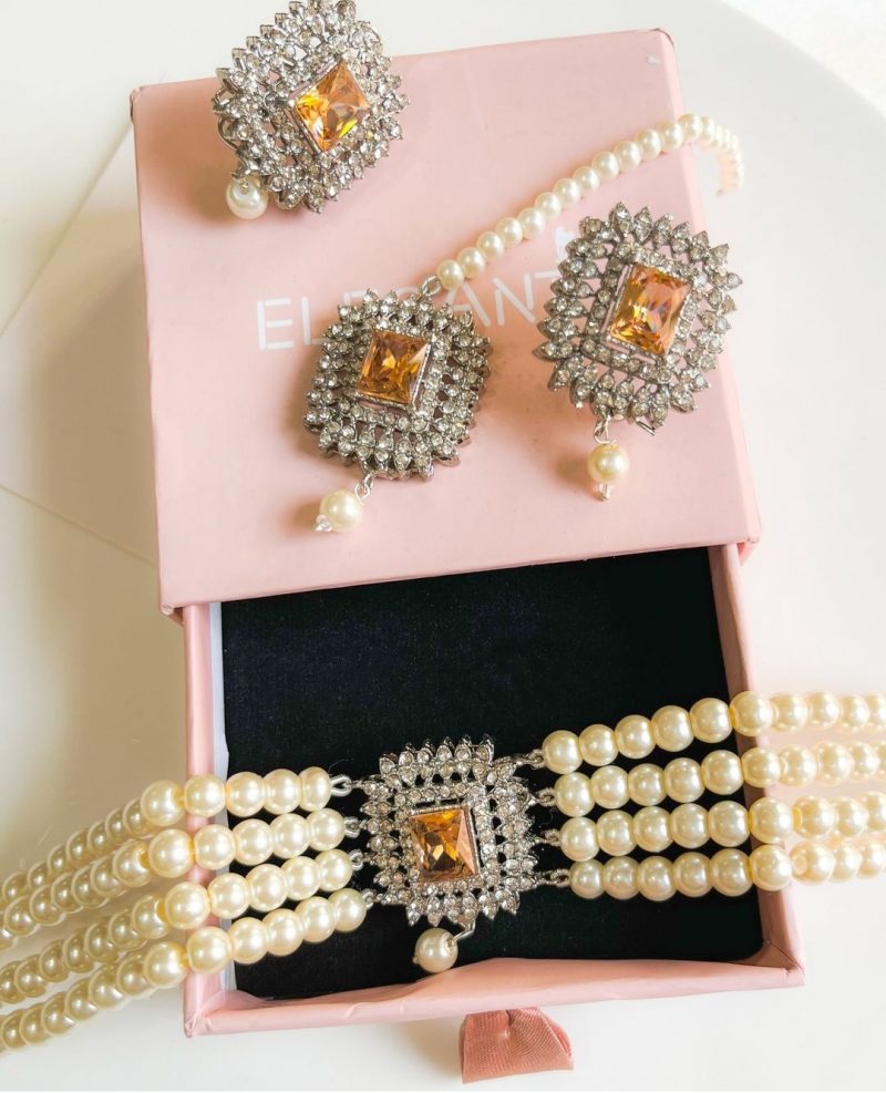 Jennifer choker set