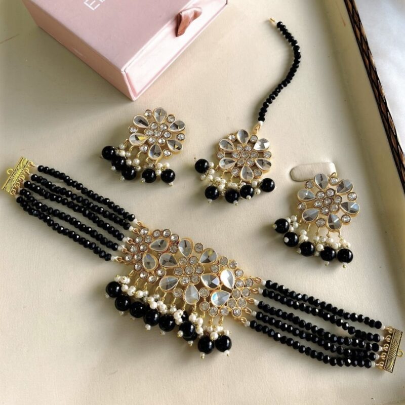 Kanwal black 🖤 choker set