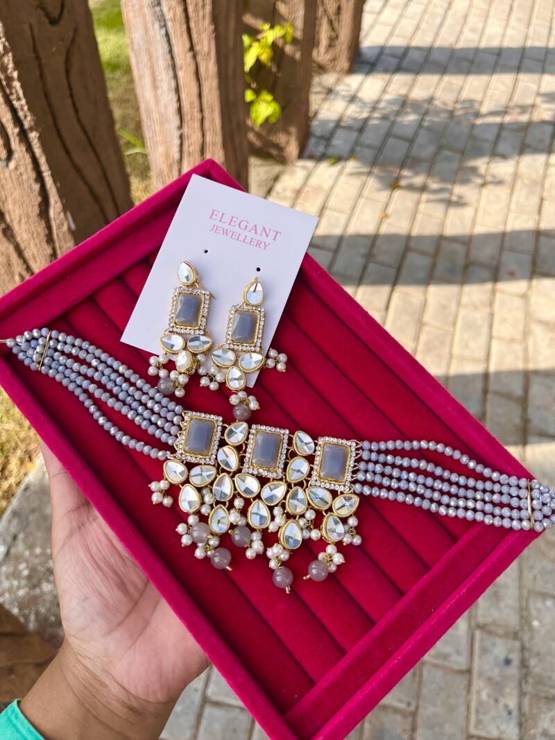 Zohra choker set gray