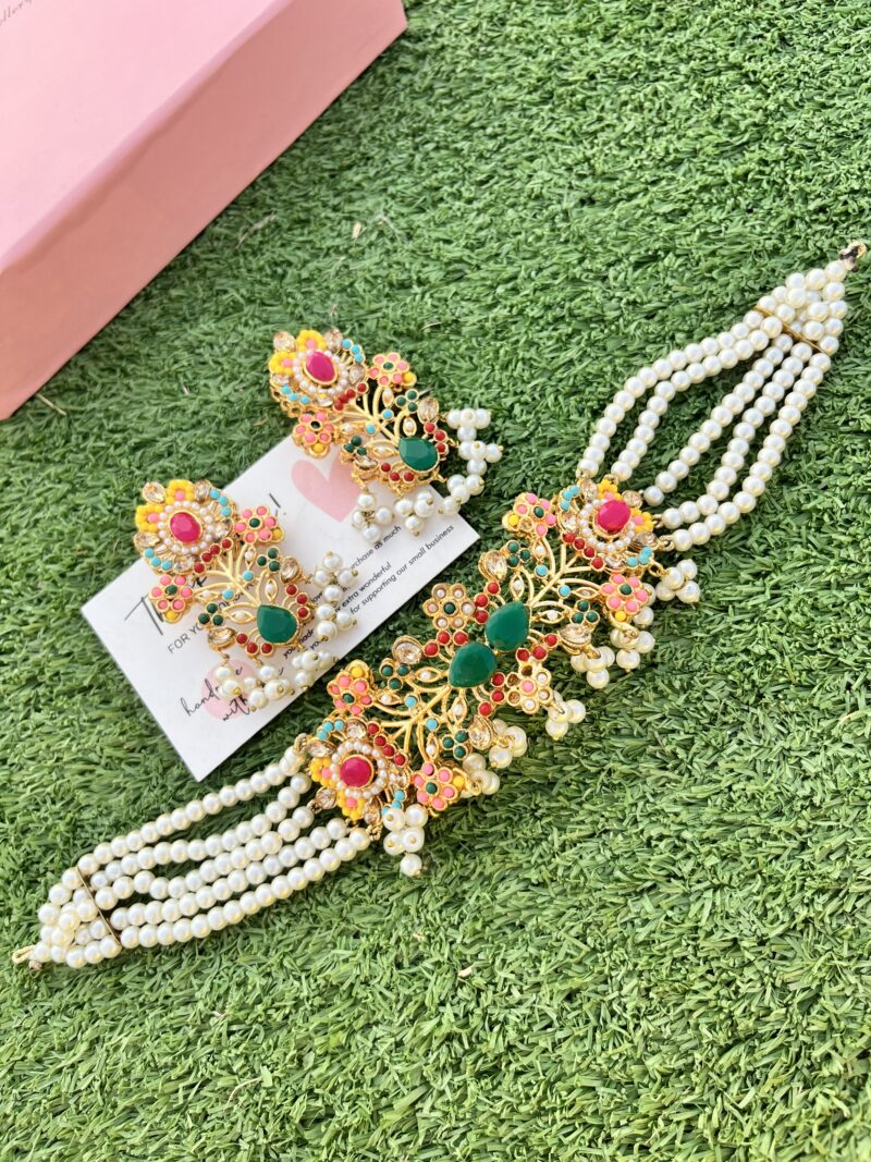 Nauraten choker set