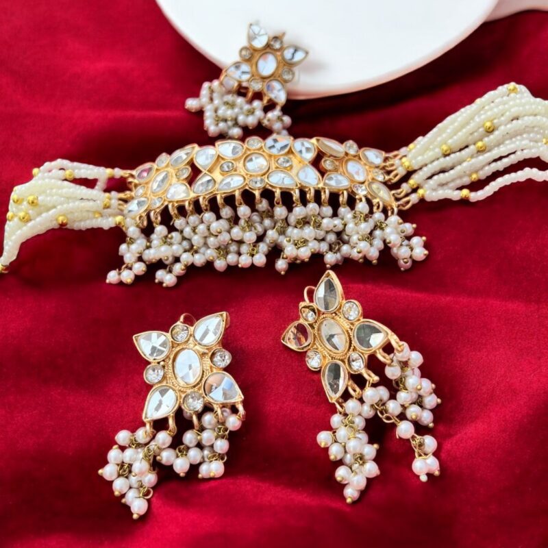 Minal choker