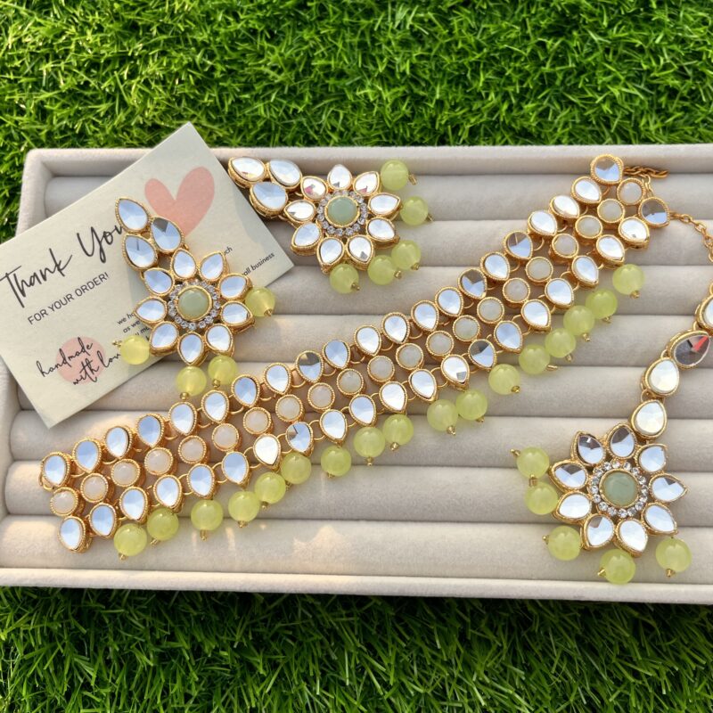 Nirah choker set