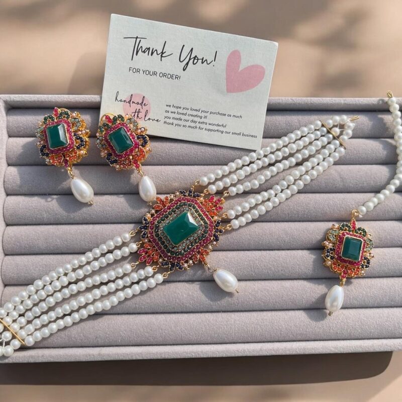 Mahnoor choker set