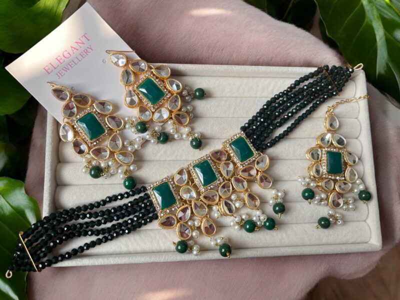 Zohra choker set