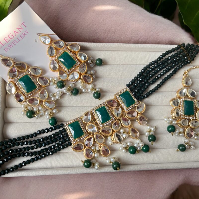 Zohra choker set