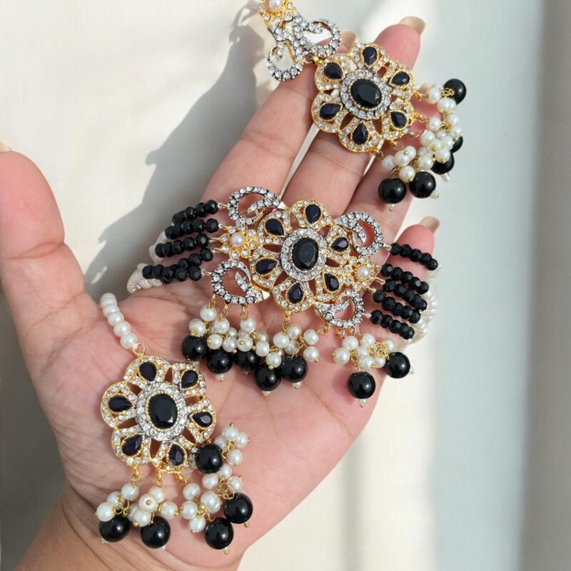 Wajiha choker set