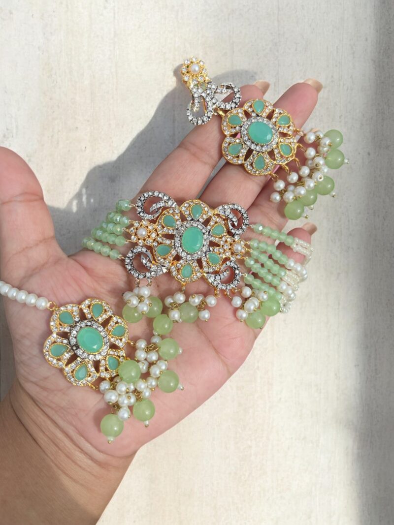 Wajiha choker set
