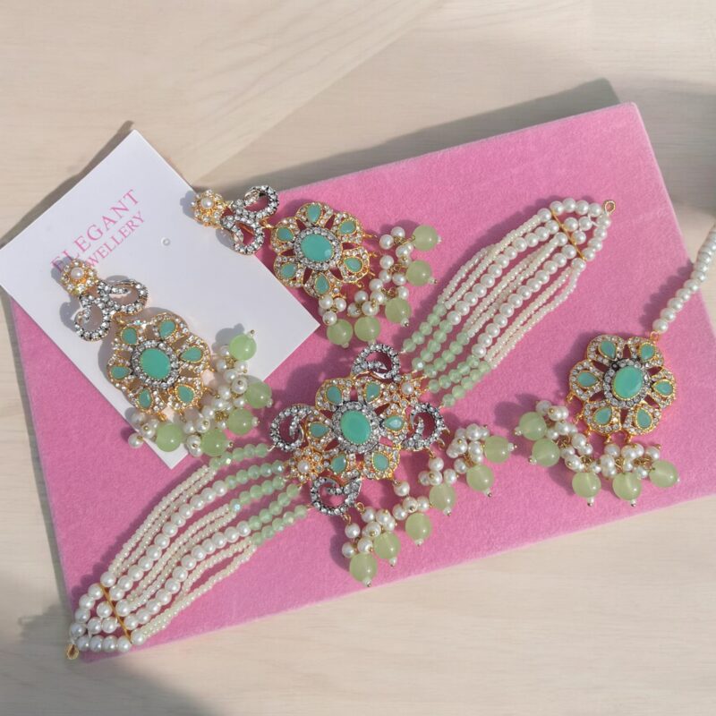 Wajiha choker set