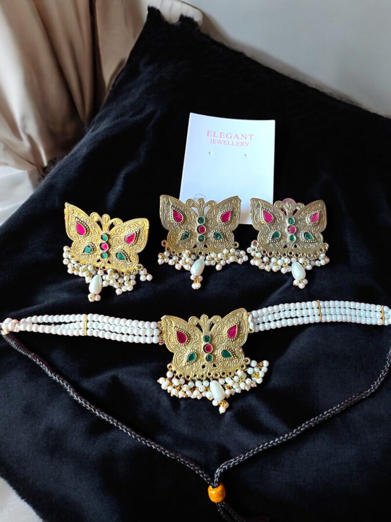 Butterfly choker set