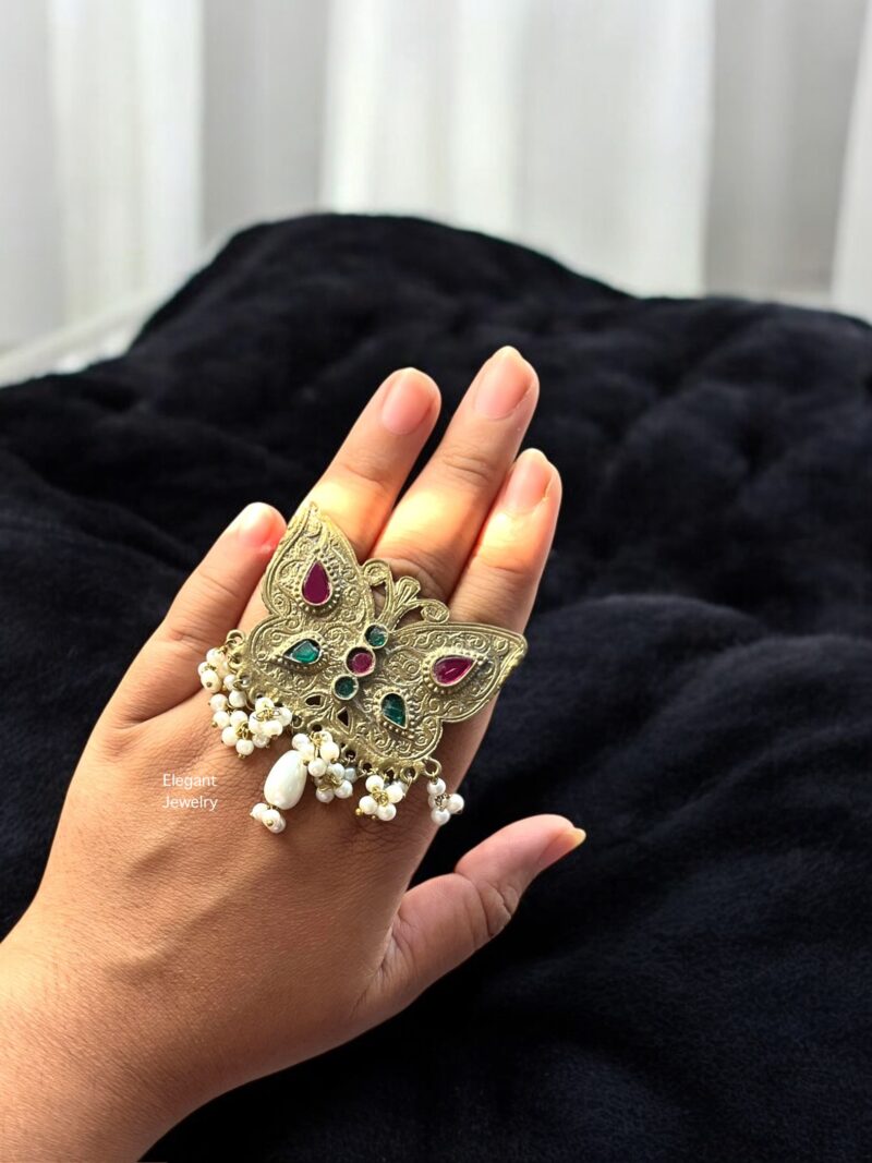 Butterfly choker set