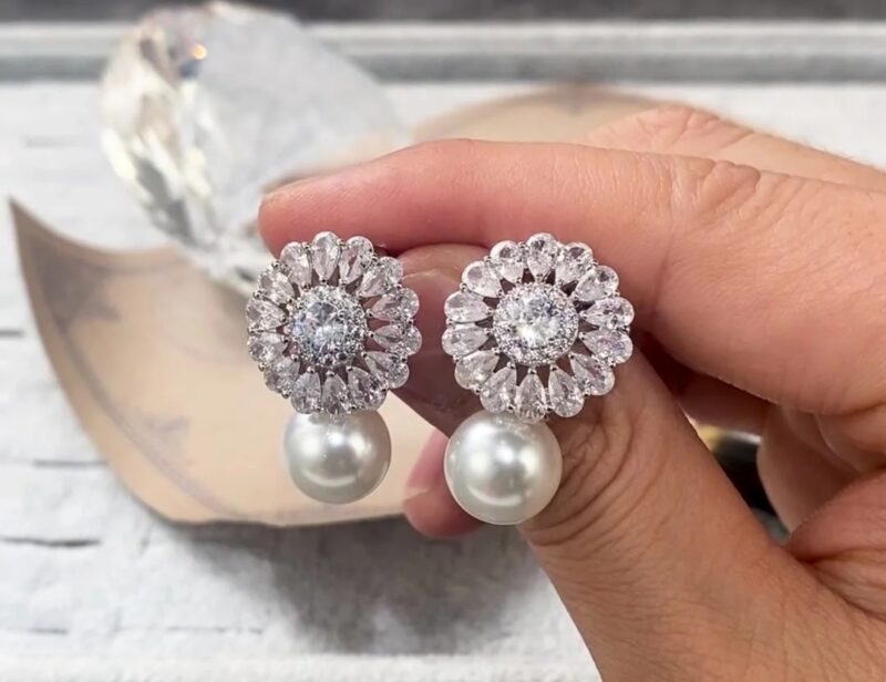 Flower diamond earrings