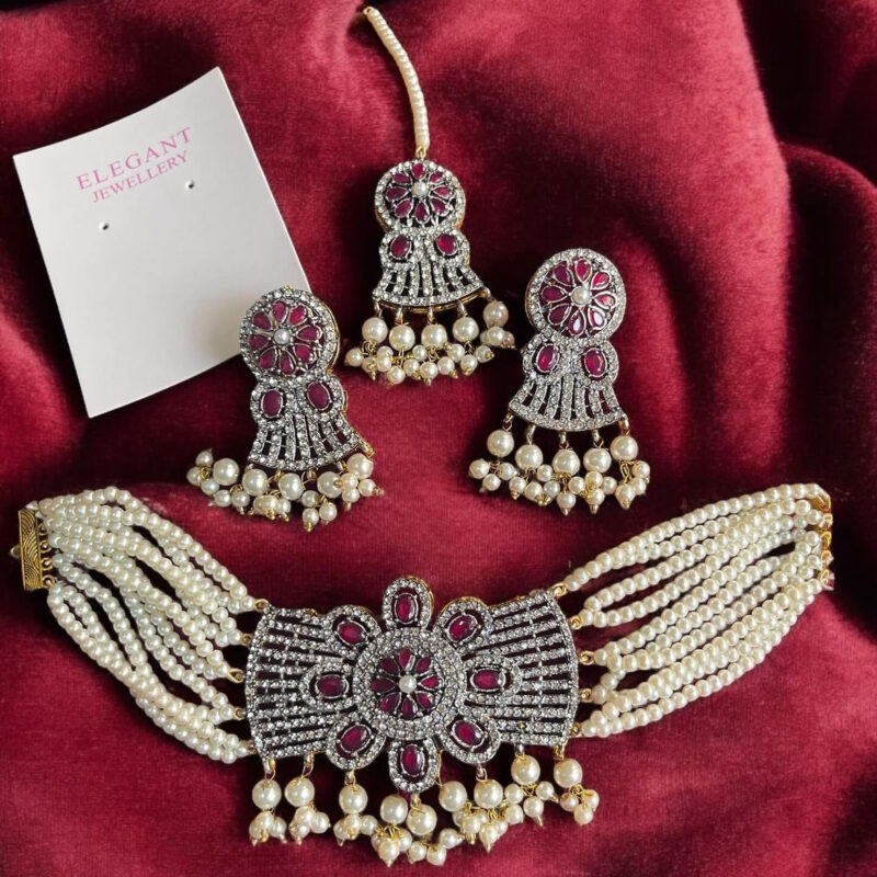 Belgium choker set