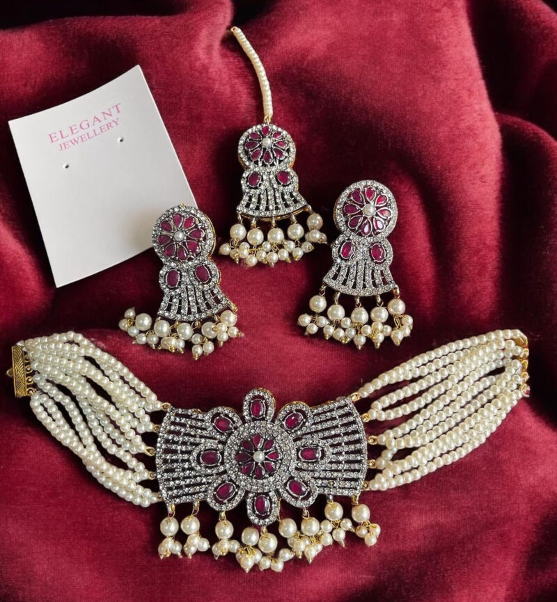 Belgium choker set