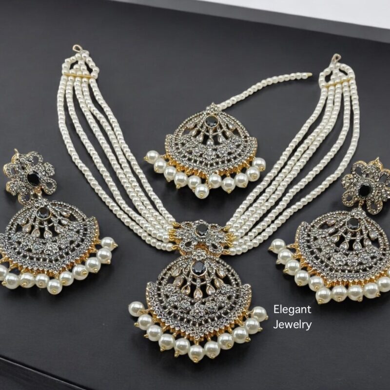 Laraib choker set