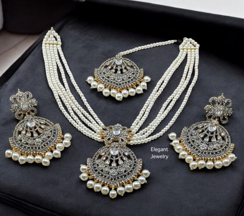 Laraib choker set
