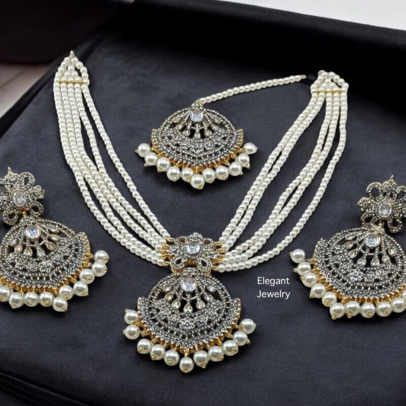 Laraib choker set