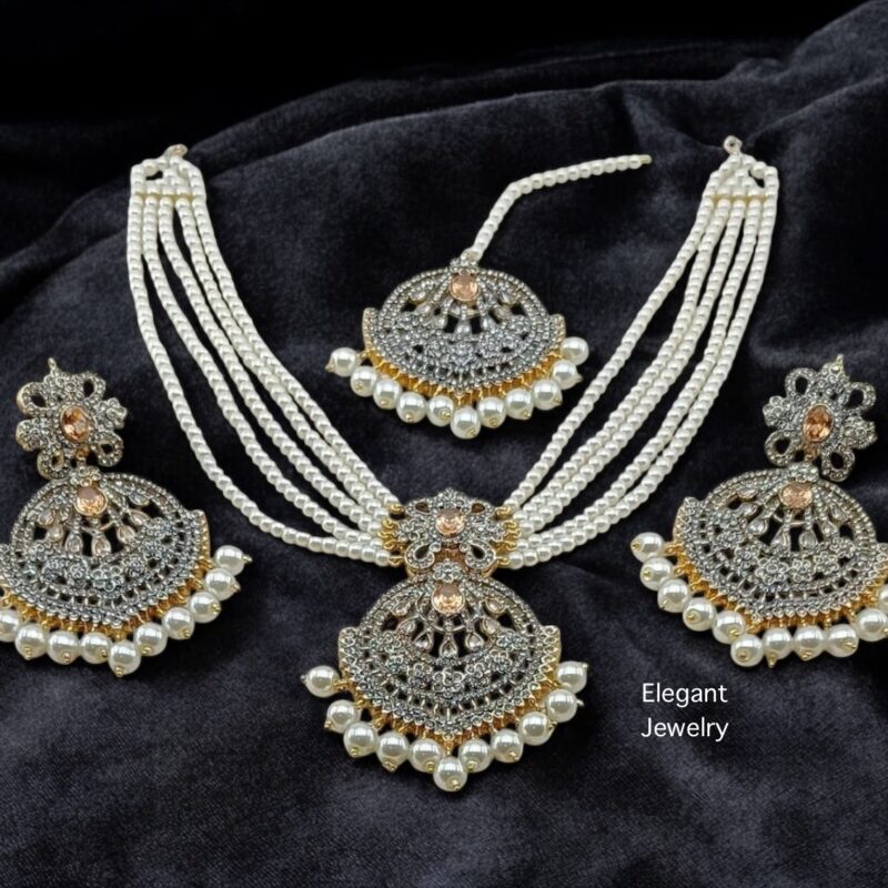Laraib choker set