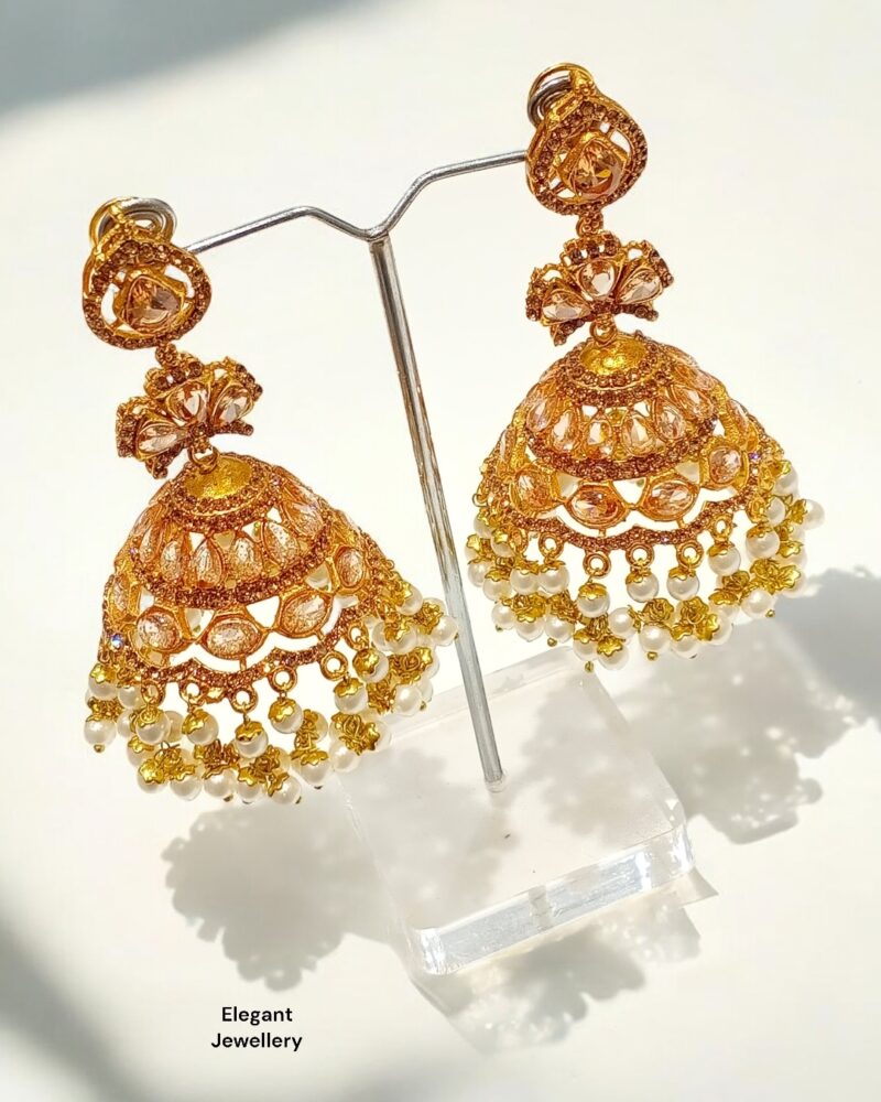Naurattan Jhumki