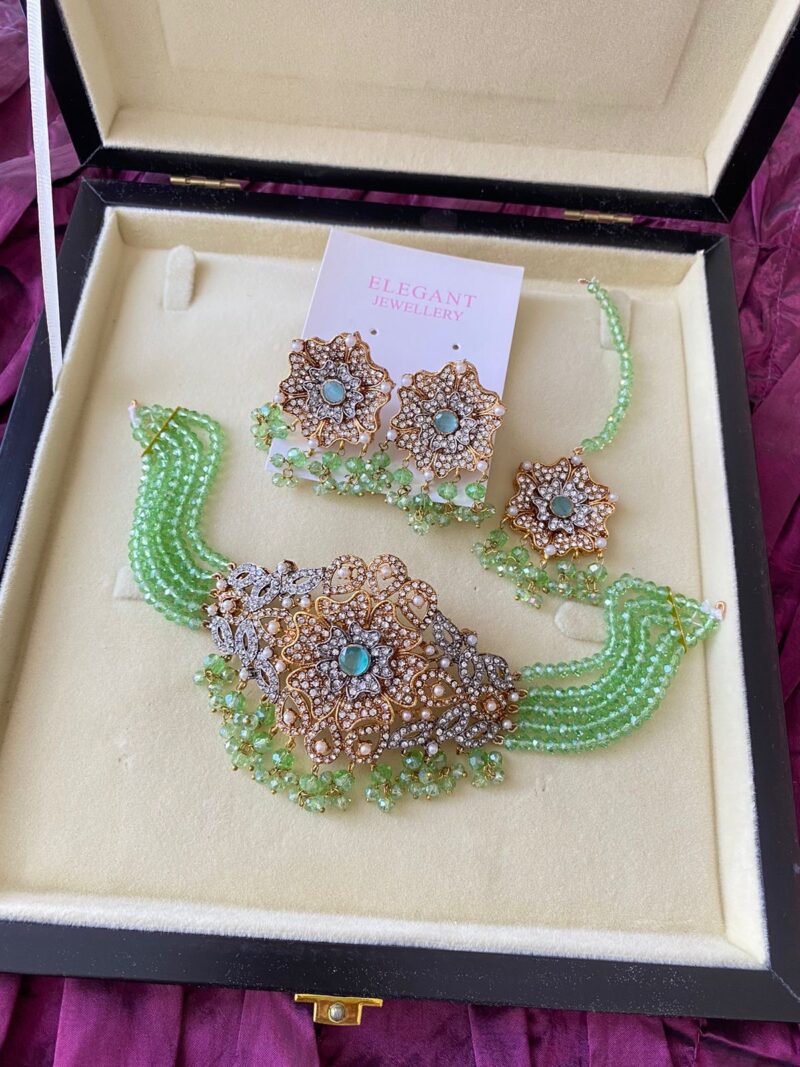 Delish choker set
