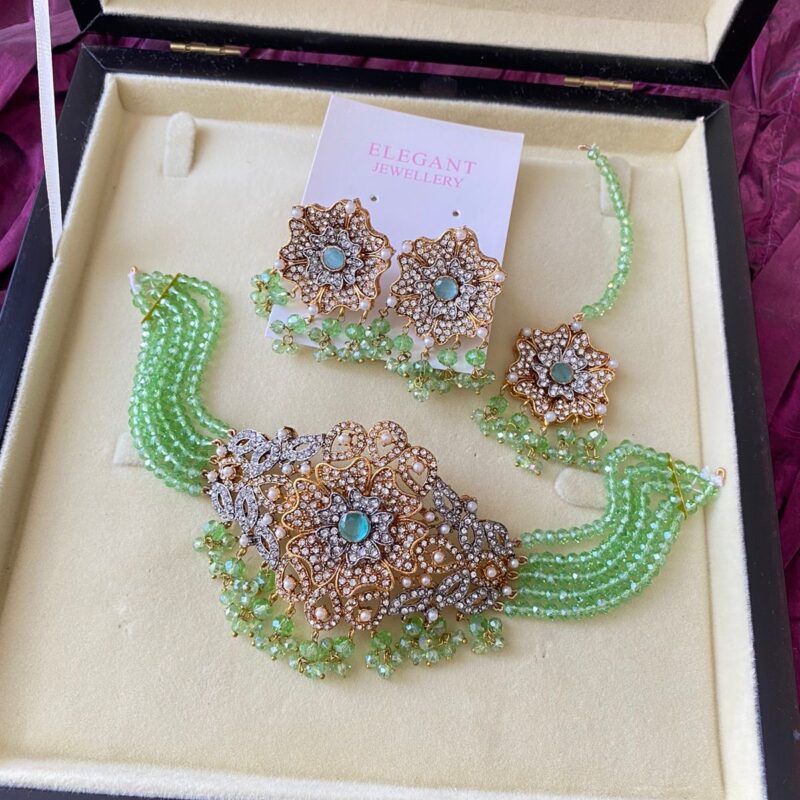 Delish choker set