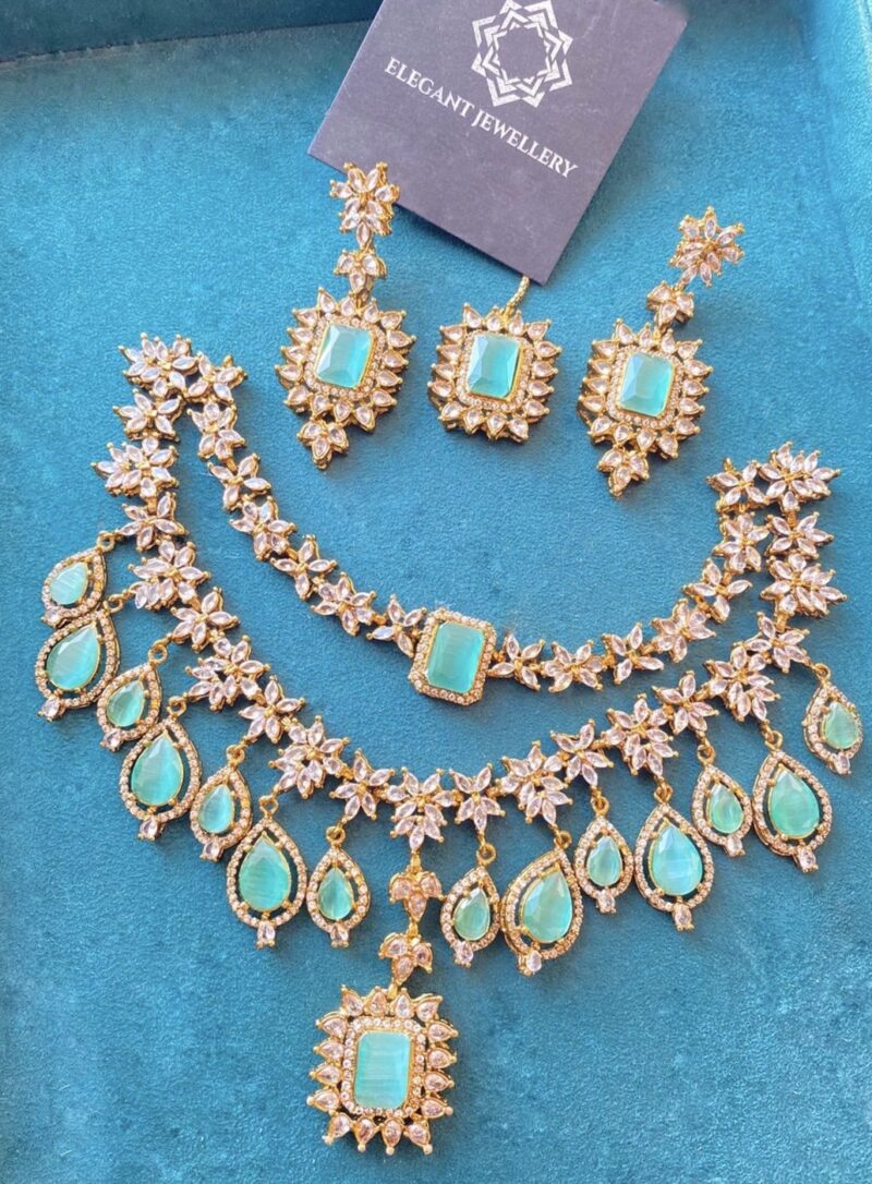 Zircon choker set