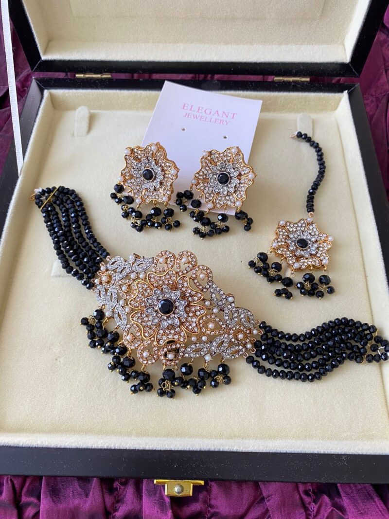 Delish choker set