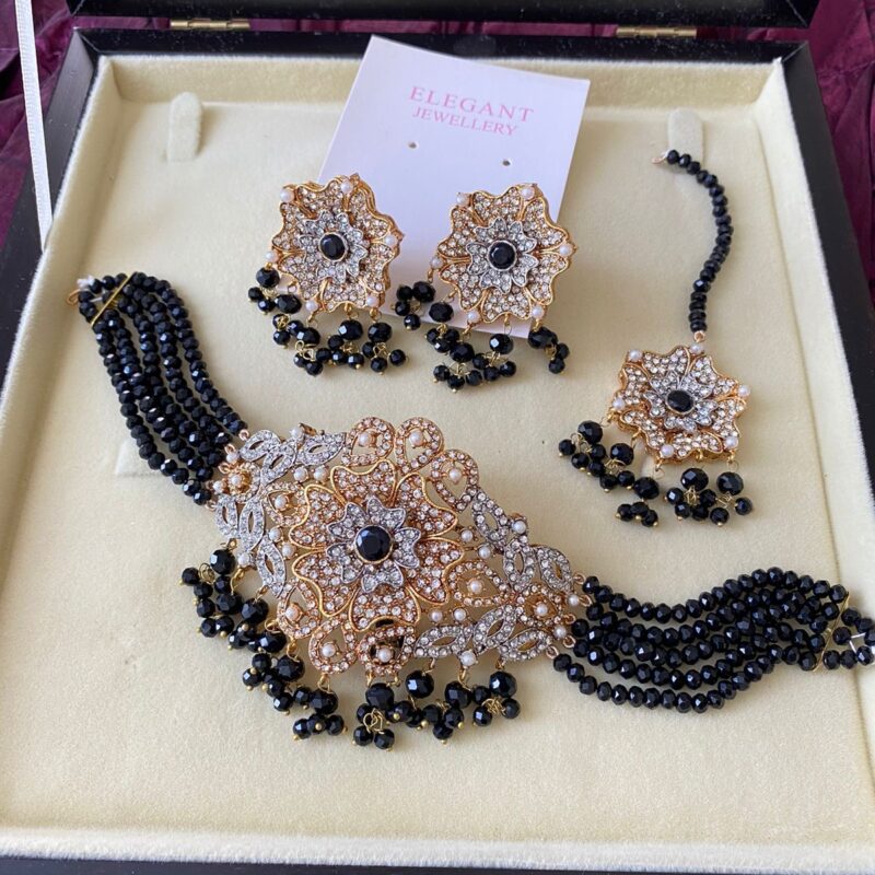 Delish choker set