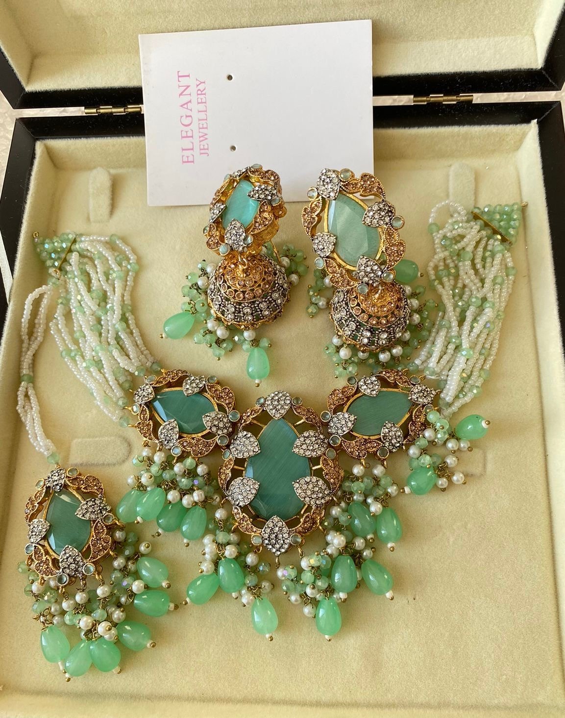 Meena choker