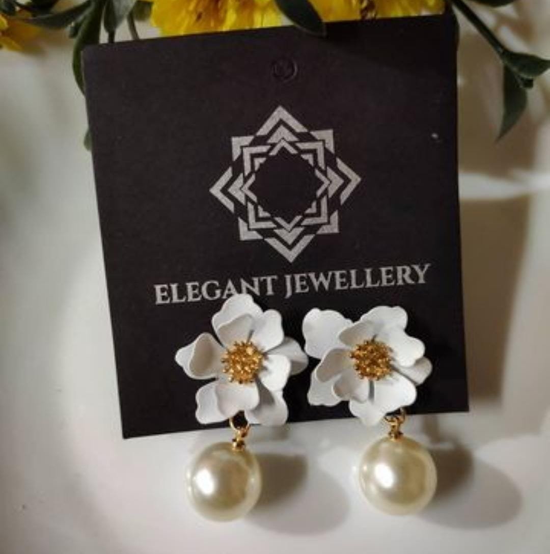 pearl flower stud
