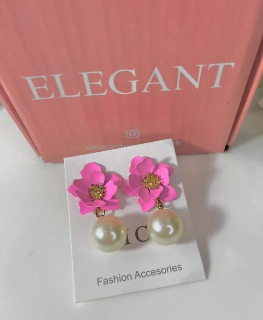 pearl flower earstuds