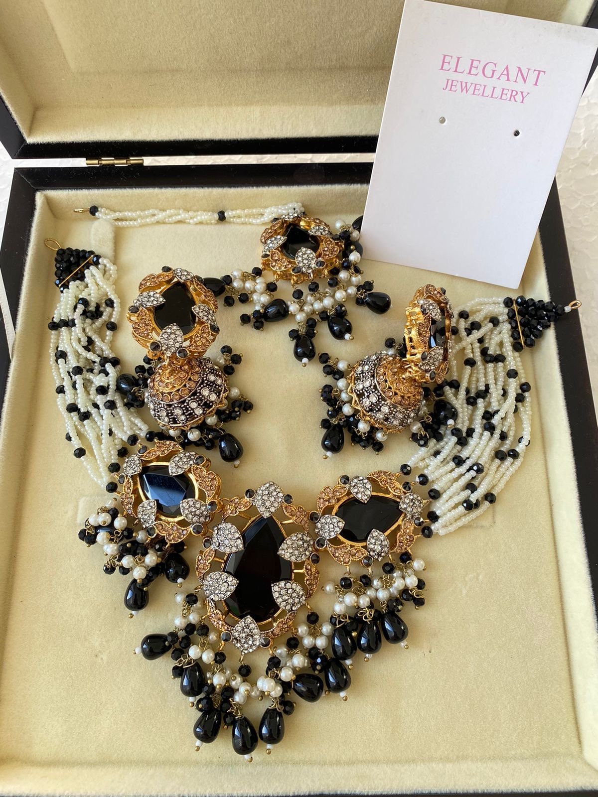 Meena choker