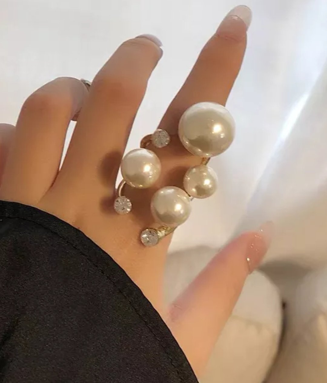 🦪 oversized pearl 💍