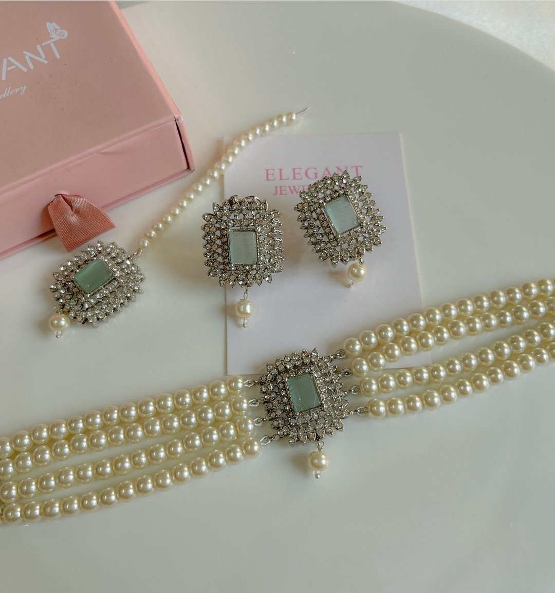 Jennifer choker set