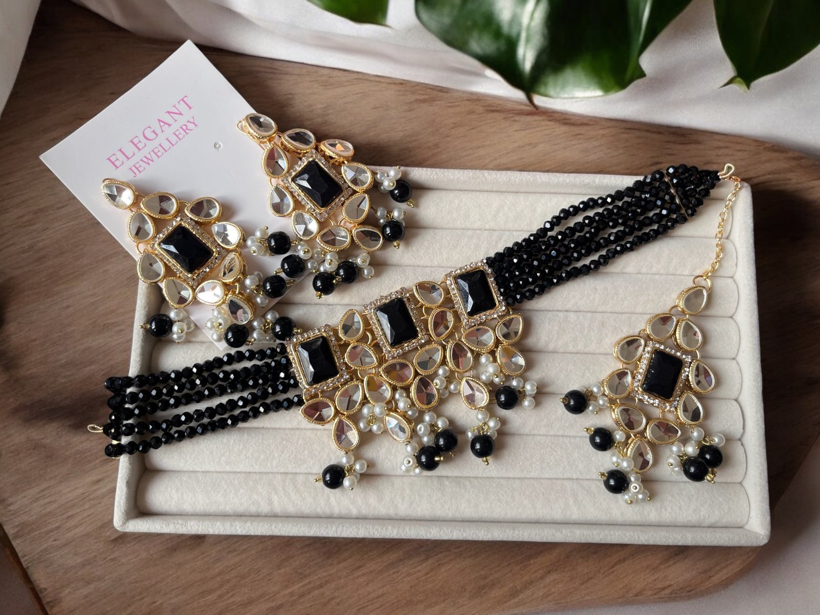 Zohra choker set