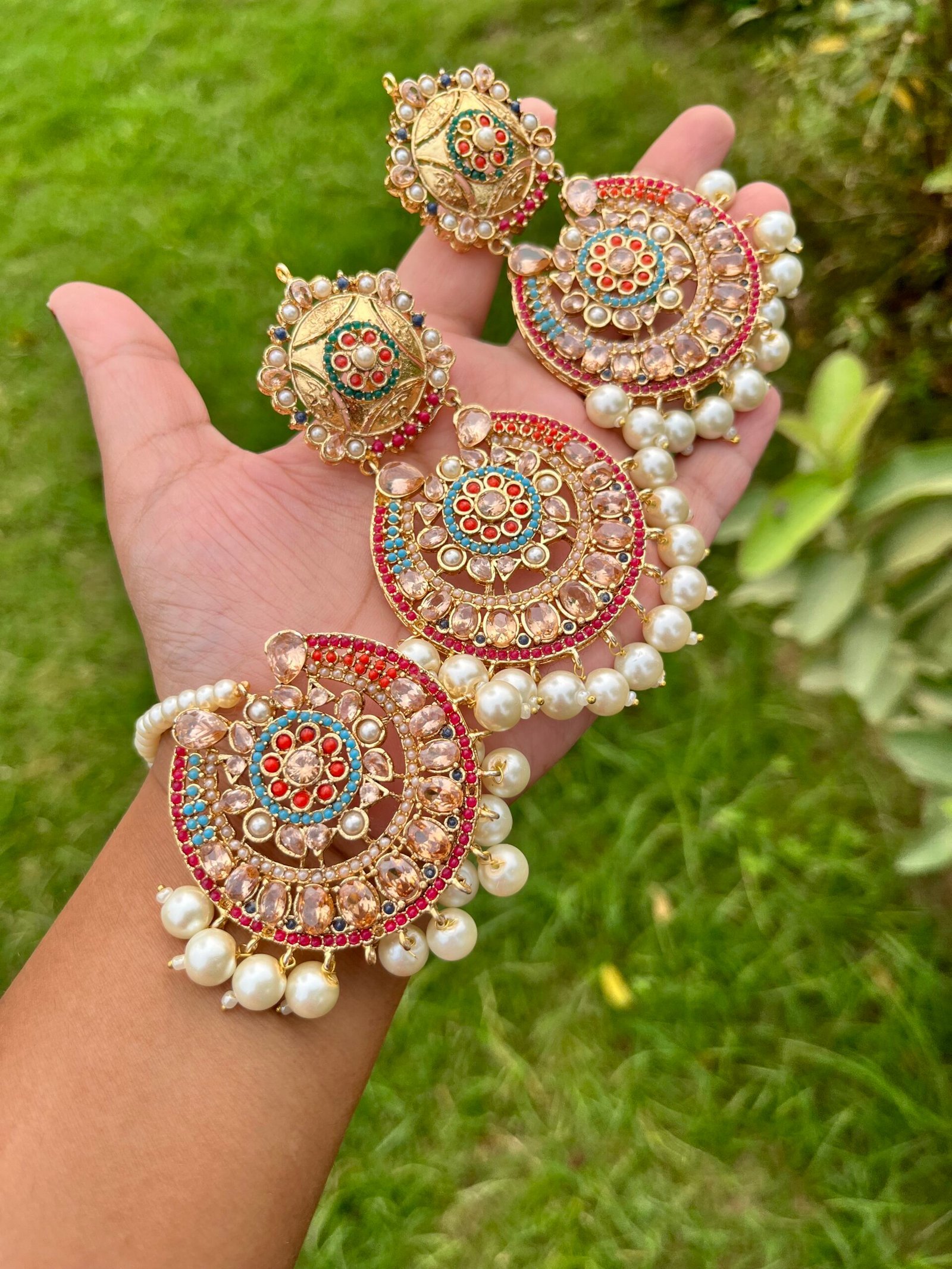 Nauraten earring tikka