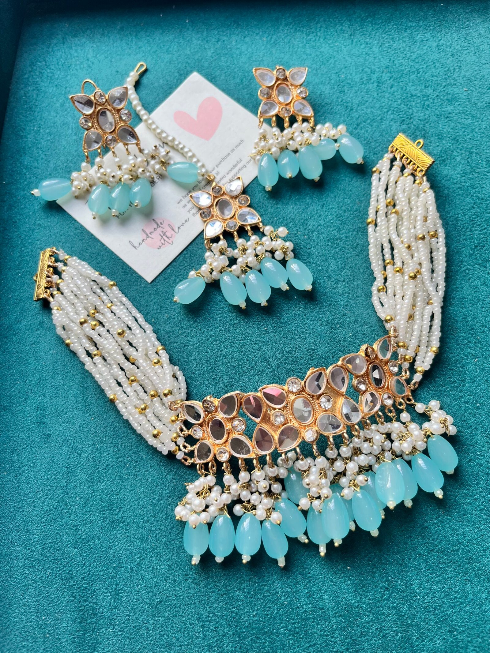 Minal choker