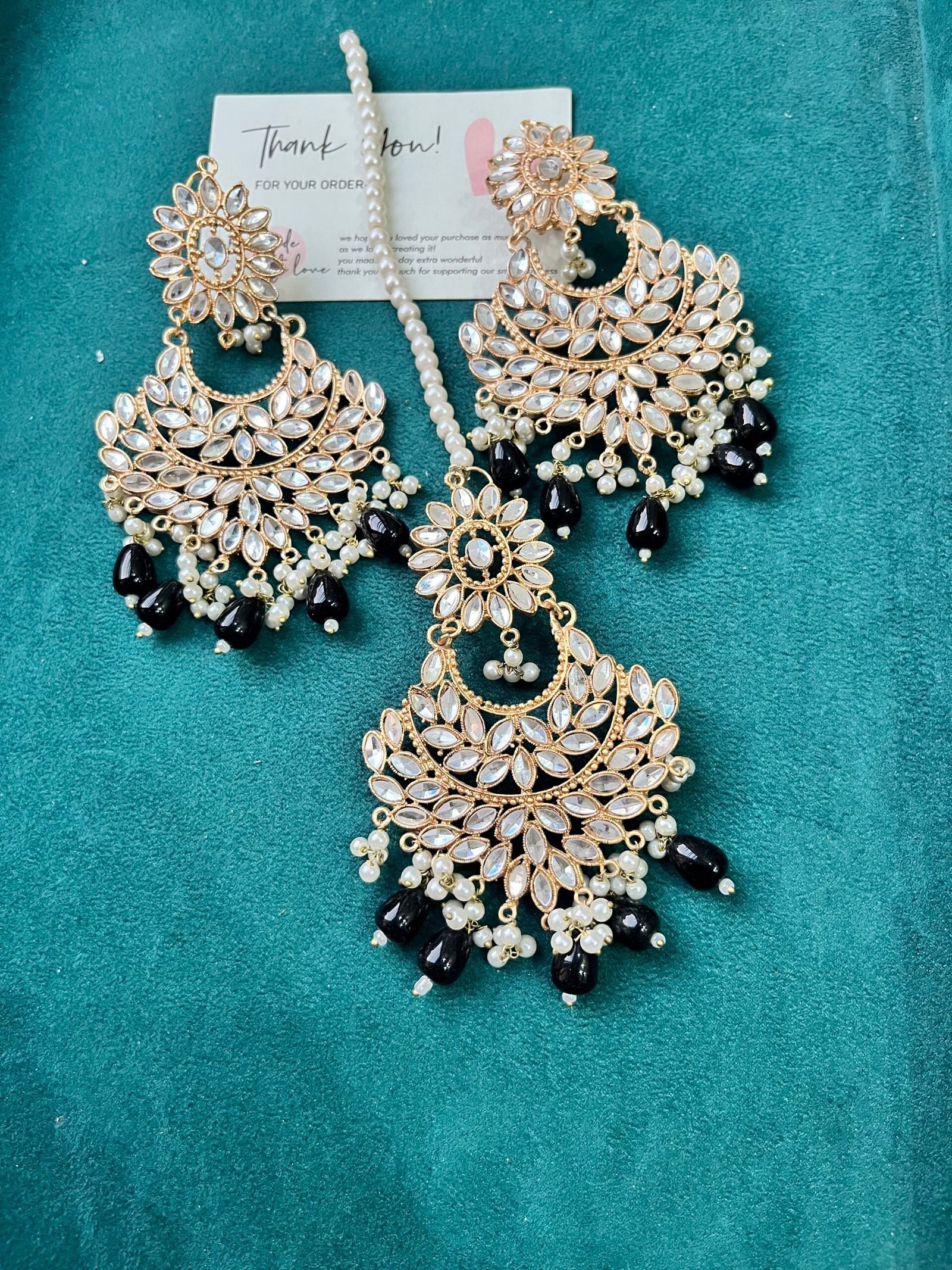 Anisa earring tikka