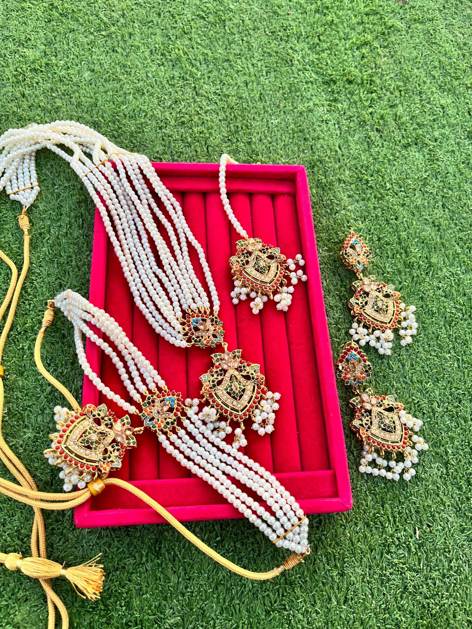 Nauraten complete set