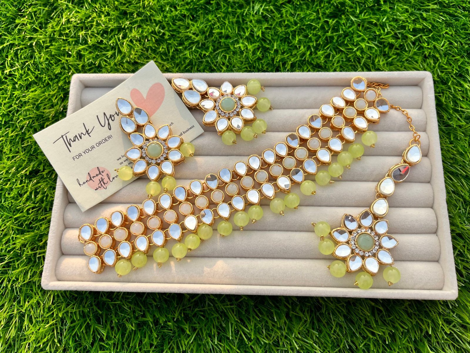 Nirah choker set