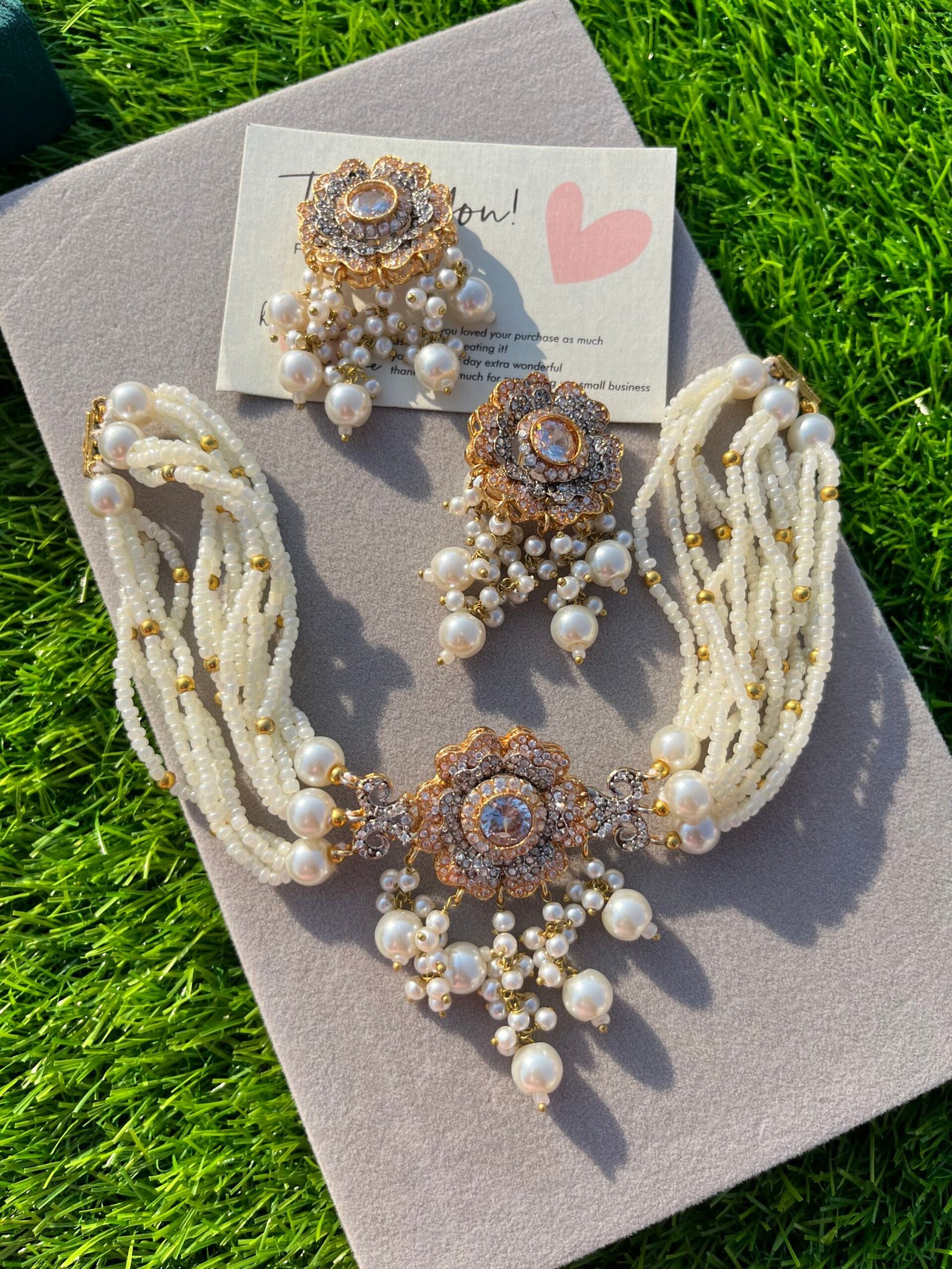 White choker set