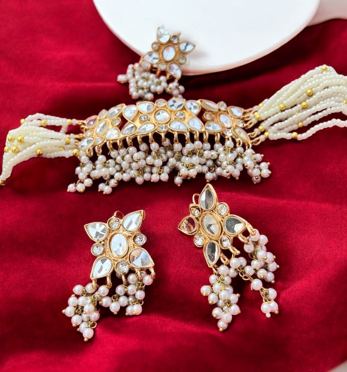 Minal choker