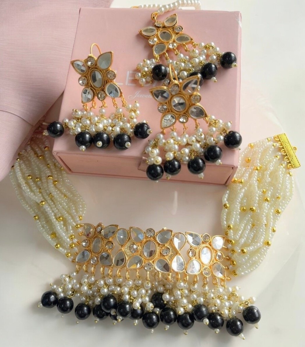 Black Minal choker