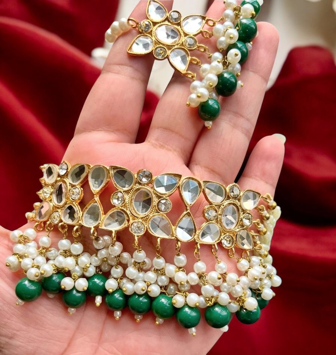 Green minal choker