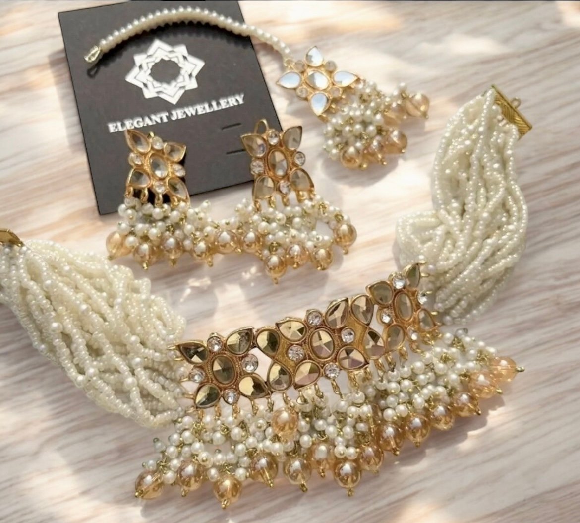 Golden minal choker