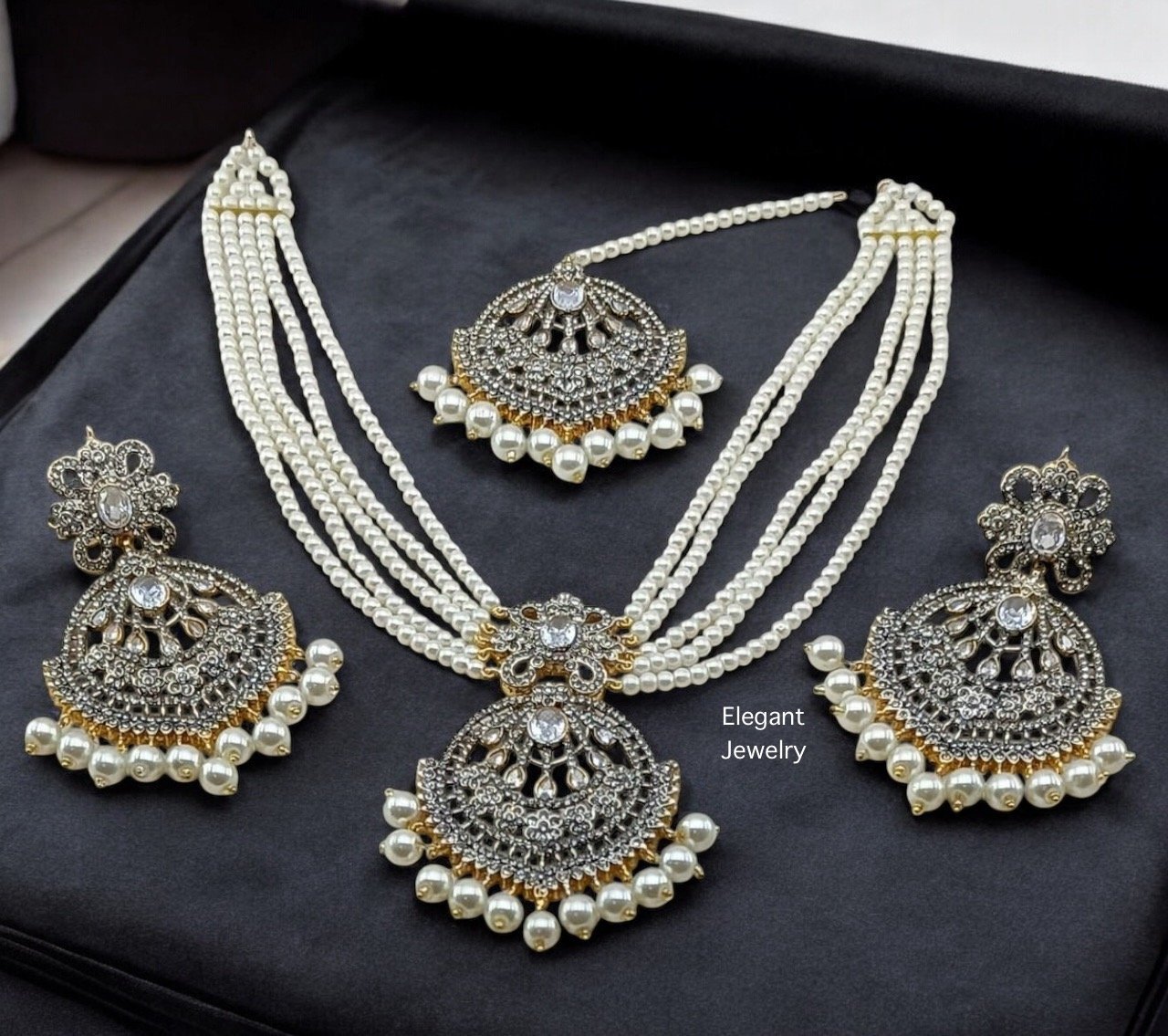 Laraib choker set