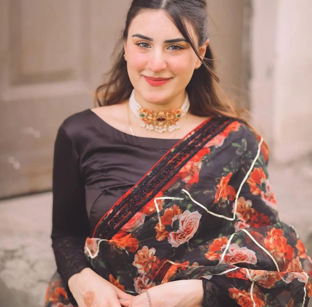 Nauraten choker set
