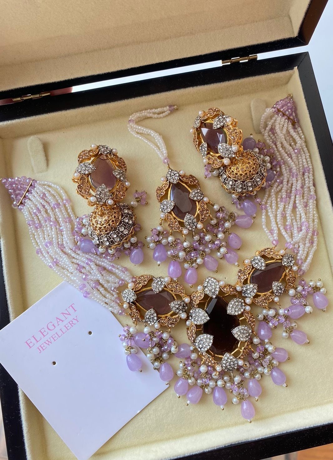 Meena choker